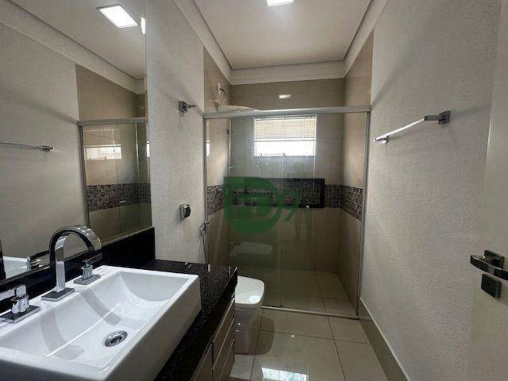 Casa de Condomínio à venda e aluguel com 3 quartos, 220m² - Foto 2