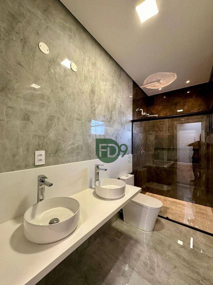Casa à venda com 3 quartos, 220m² - Foto 12