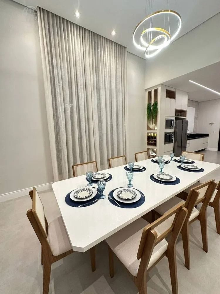 Casa, 4 quartos, 222 m² - Foto 2