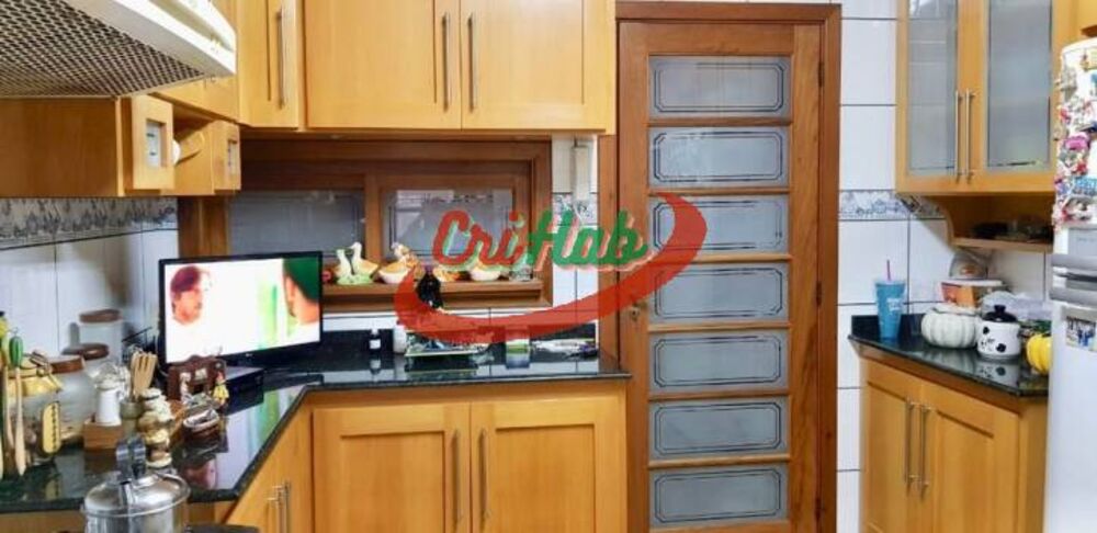 Casa à venda com 4 quartos, 288m² - Foto 4