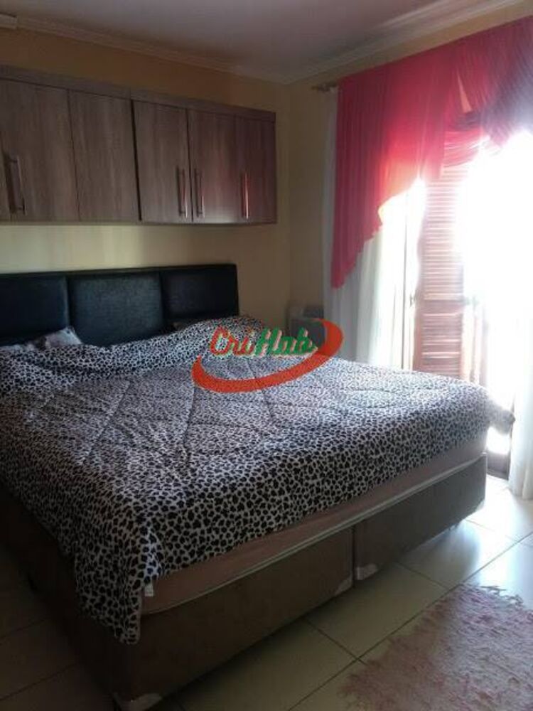 Casa à venda com 3 quartos, 250m² - Foto 2
