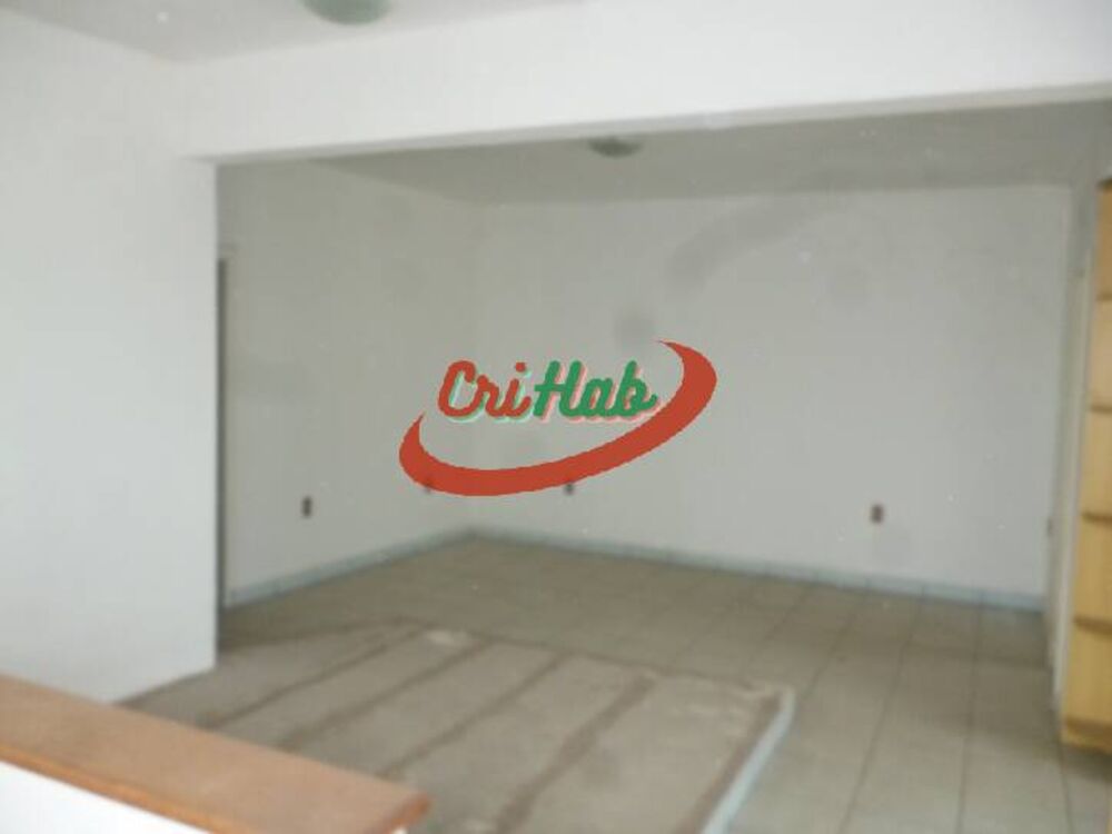 Casa à venda com 4 quartos, 250m² - Foto 2
