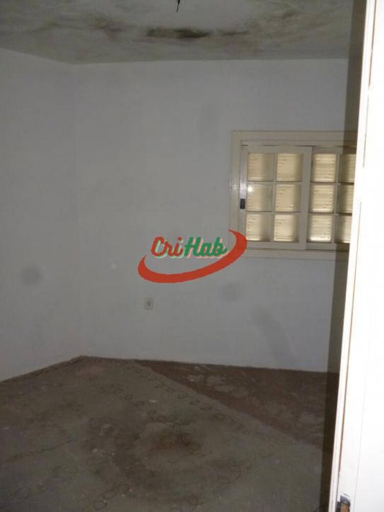 Casa à venda com 4 quartos, 250m² - Foto 4
