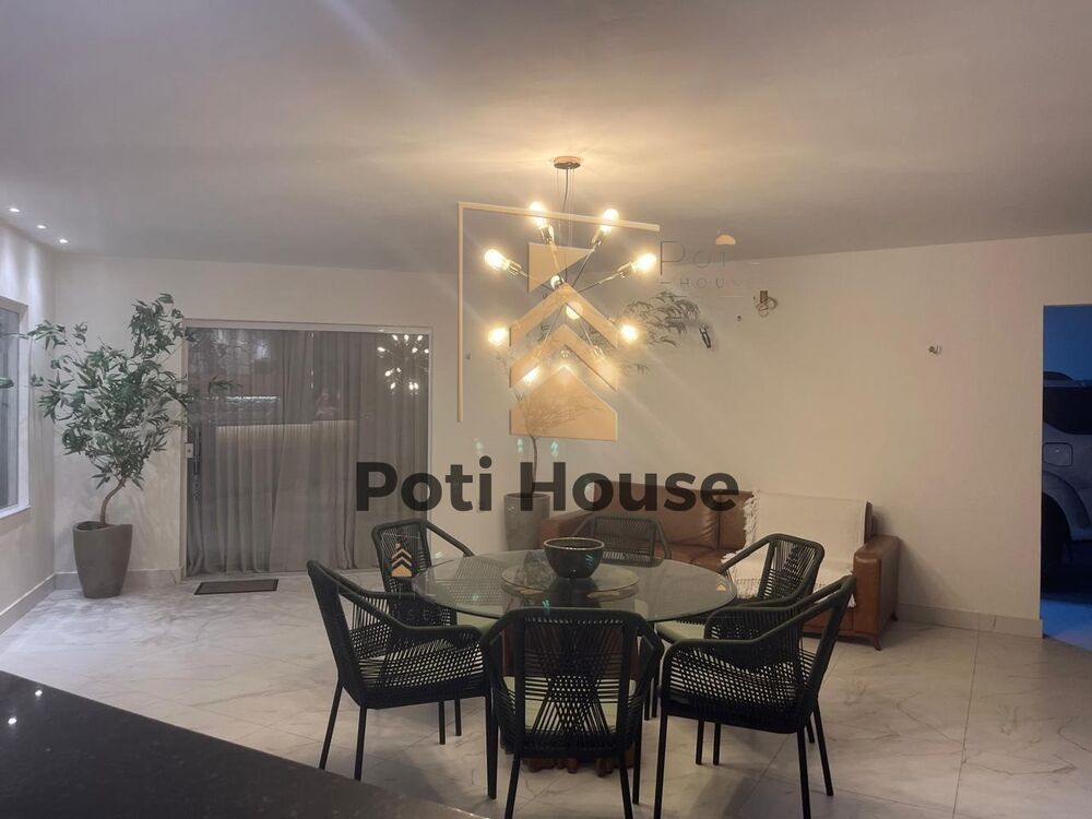 Casa, 5 quartos, 200 m² - Foto 1