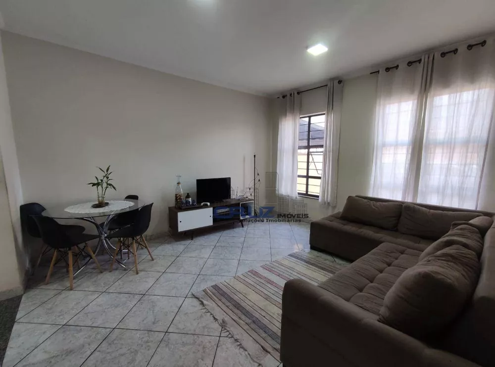 Casa à venda com 3 quartos, 157m² - Foto 1