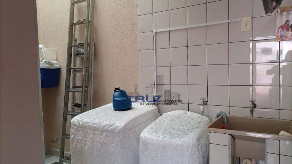 Casa à venda com 3 quartos, 140m² - Foto 2
