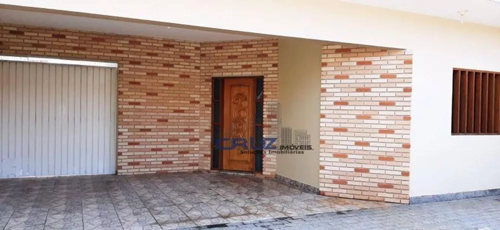 Casa à venda com 3 quartos, 188m² - Foto 1