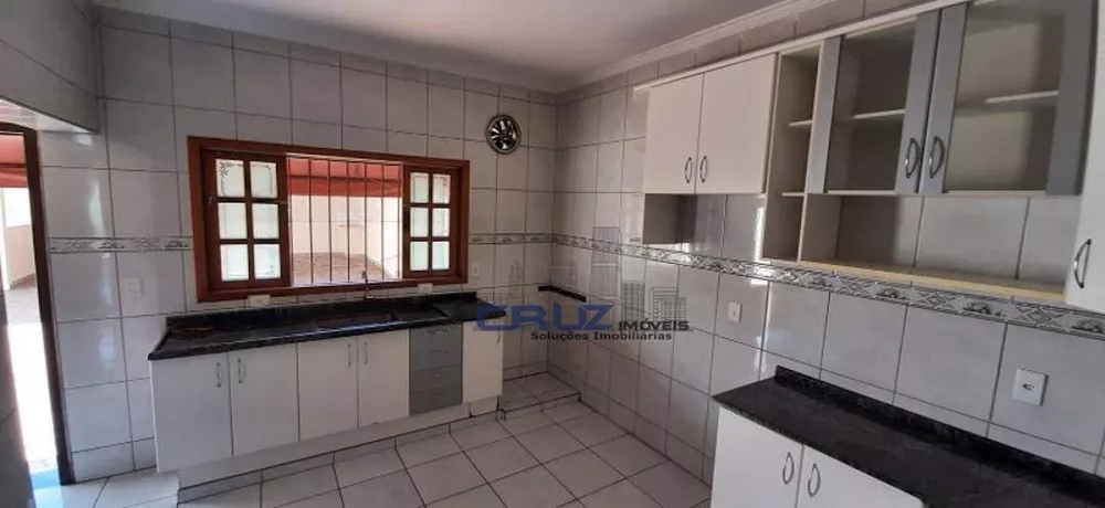 Casa à venda com 3 quartos, 188m² - Foto 2