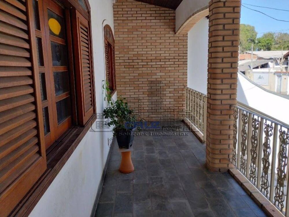 Casa, 5 quartos, 271 m² - Foto 1