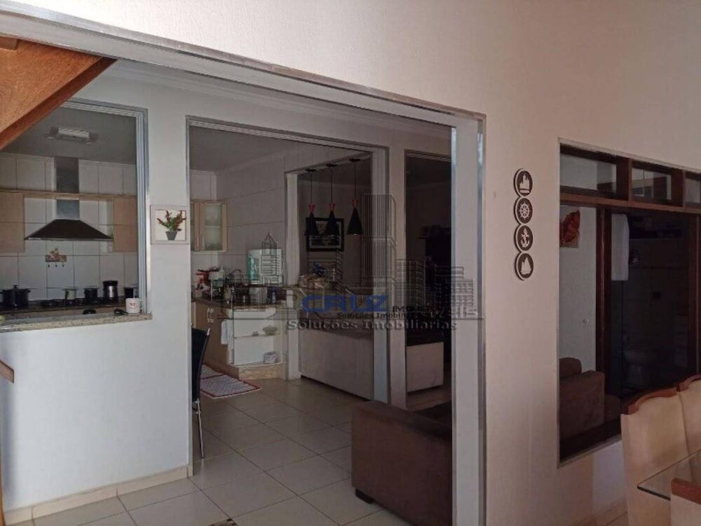 Casa, 3 quartos, 199 m² - Foto 2