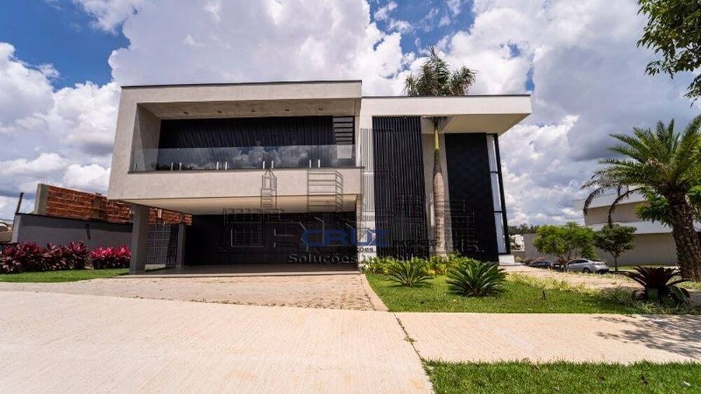 Casa à venda com 4 quartos, 560m² - Foto 1