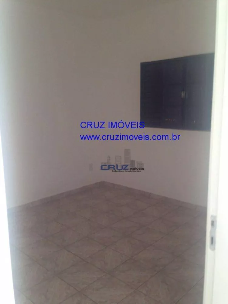 Casa à venda com 2 quartos, 120m² - Foto 1