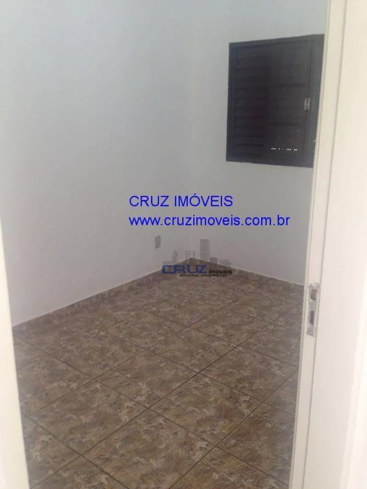 Casa à venda com 2 quartos, 120m² - Foto 2