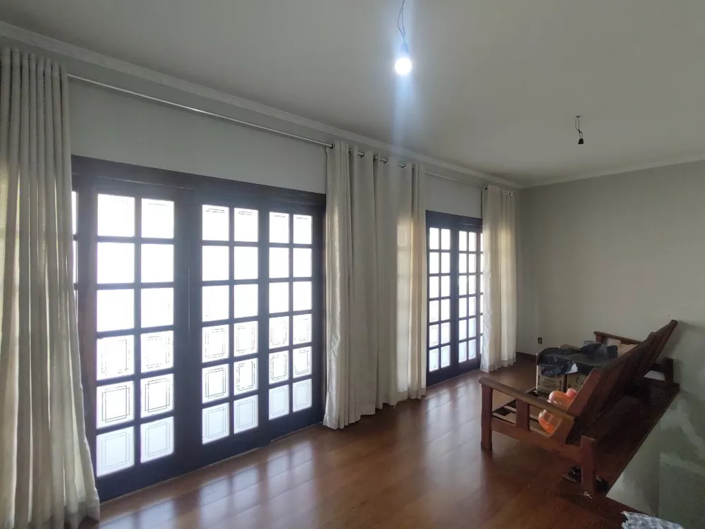 Casa à venda com 3 quartos, 446m² - Foto 8