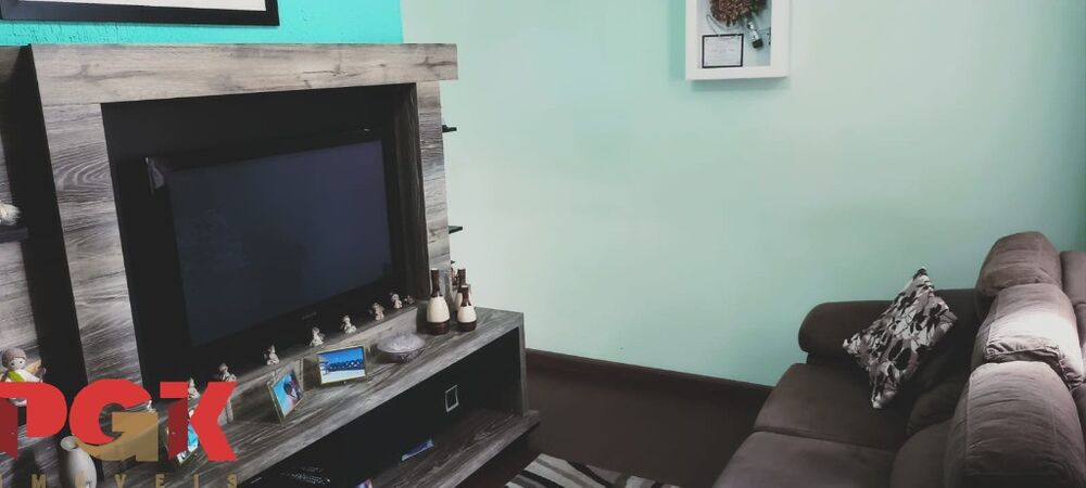 Casa à venda com 2 quartos, 75m² - Foto 2