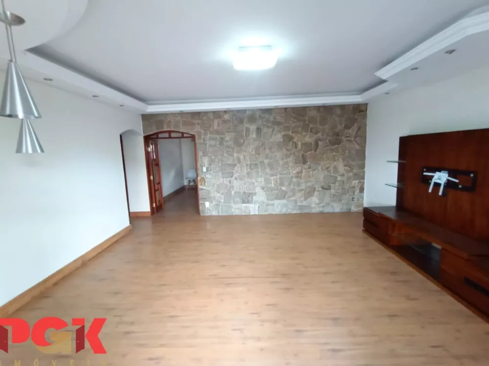 Casa para alugar com 2 quartos, 150m² - Foto 4