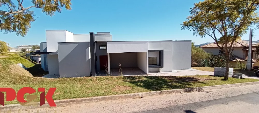 Casa à venda com 3 quartos, 261m² - Foto 2