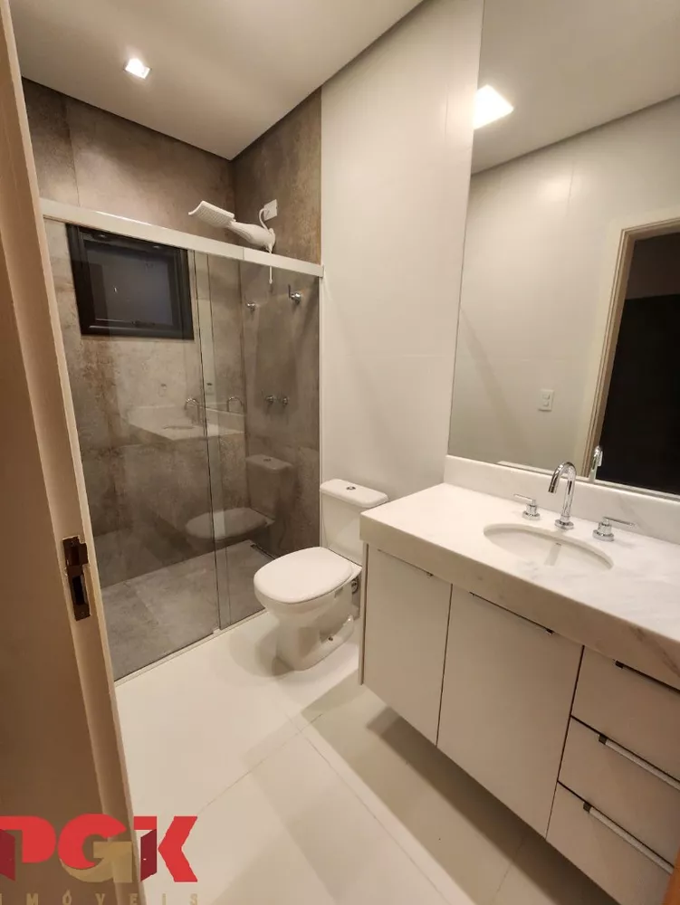 Casa, 3 quartos, 220 m² - Foto 1