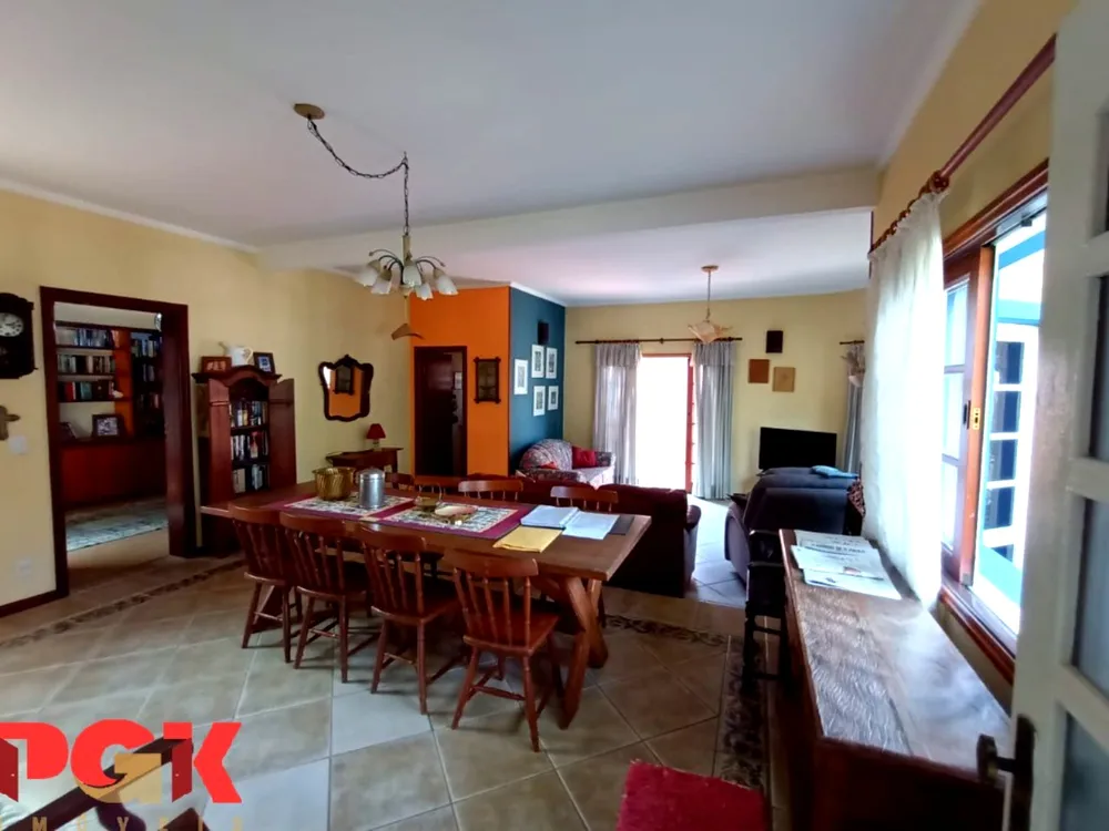 Casa, 3 quartos, 269 m² - Foto 1