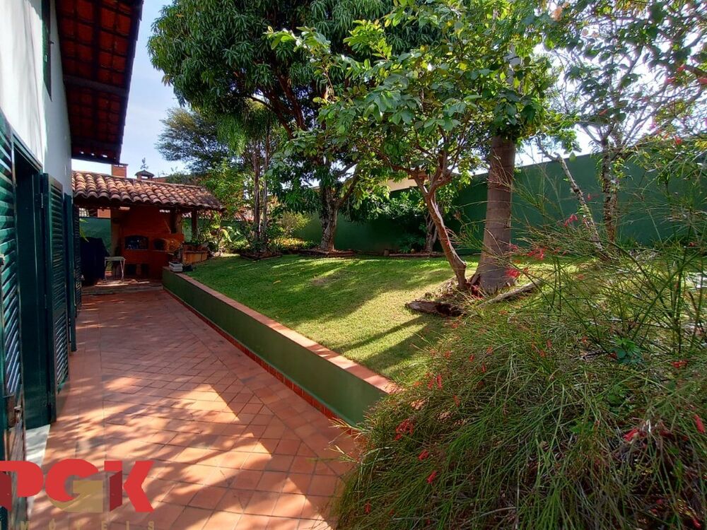 Casa, 3 quartos, 269 m² - Foto 1