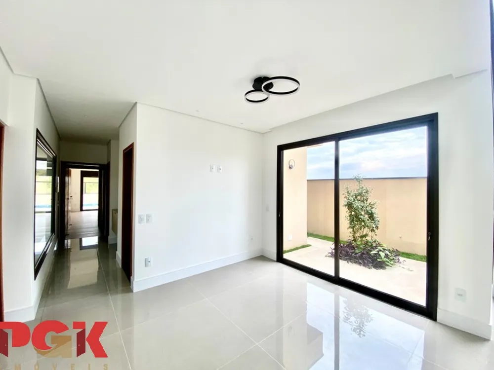 Casa, 3 quartos, 241 m² - Foto 2