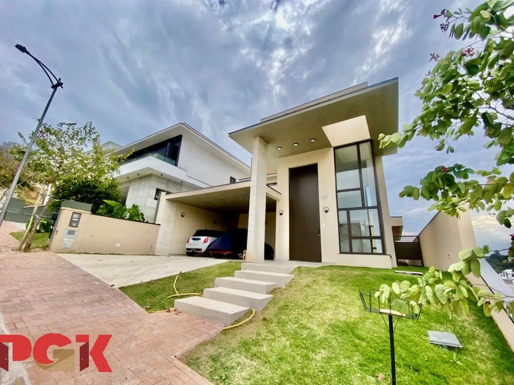 Casa, 3 quartos, 241 m² - Foto 1