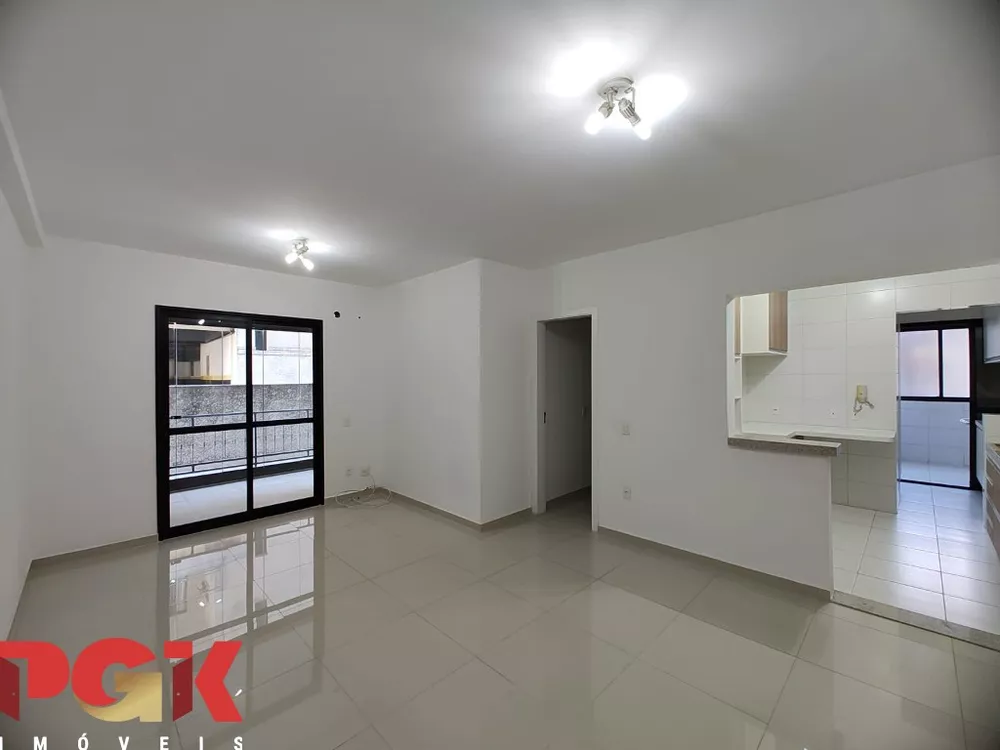 Apartamento à venda com 3 quartos, 103m² - Foto 1