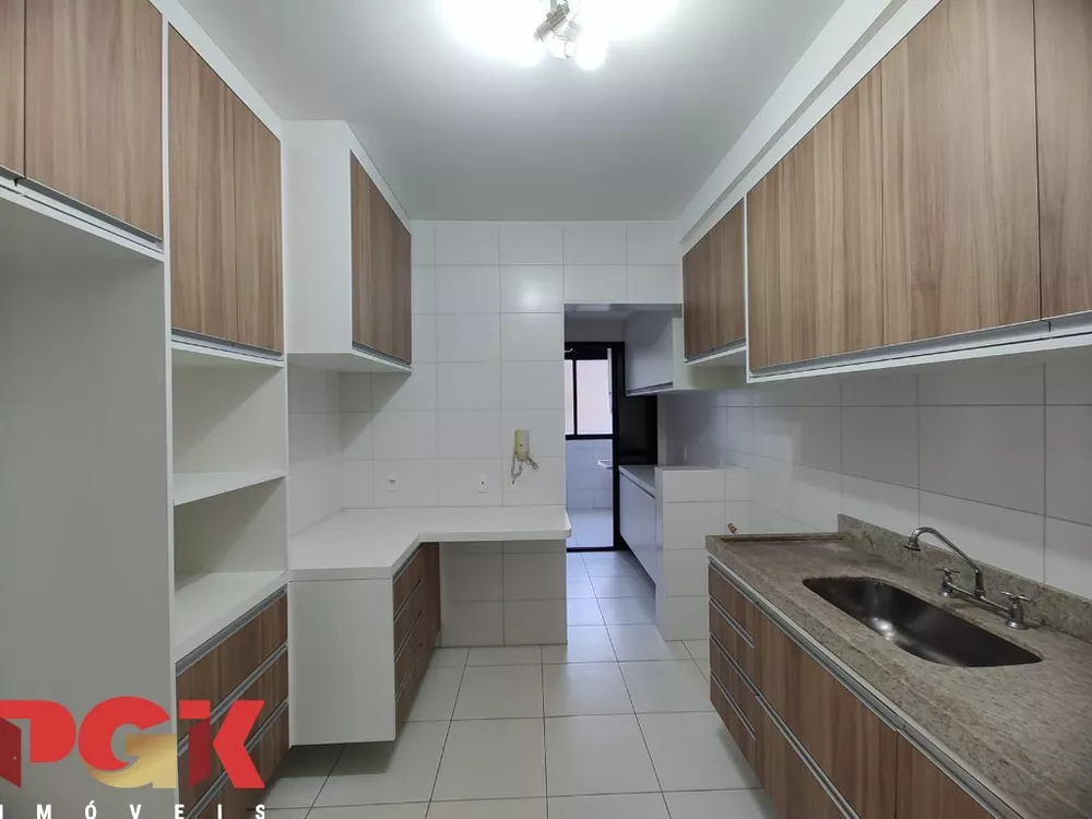 Apartamento à venda com 3 quartos, 103m² - Foto 2