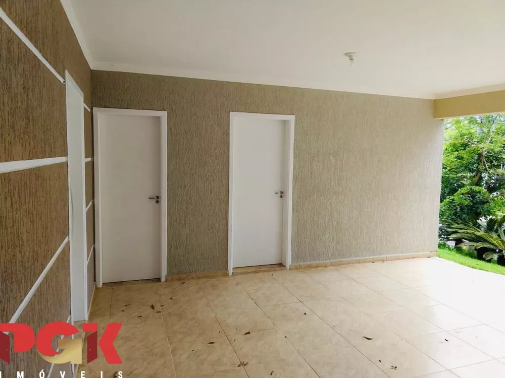 Casa à venda com 3 quartos, 185m² - Foto 2