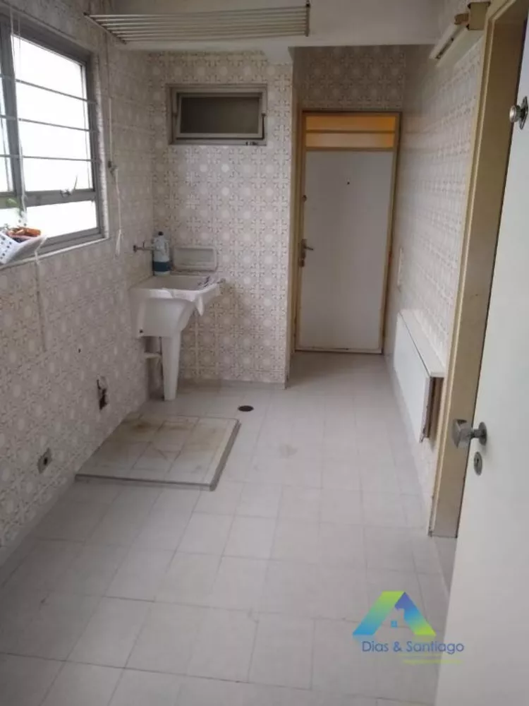 Apartamento à venda com 3 quartos, 145m² - Foto 13