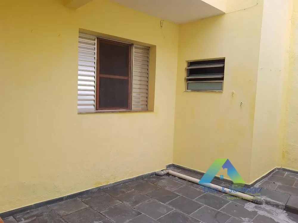 Casa à venda com 3 quartos, 300m² - Foto 2