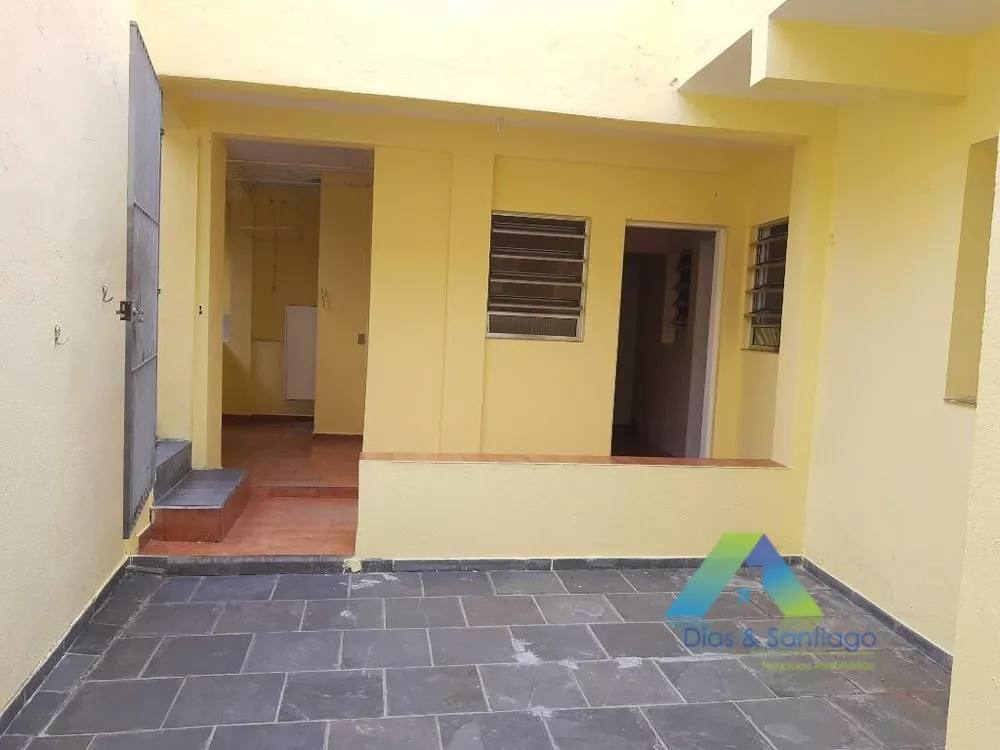 Casa à venda com 3 quartos, 300m² - Foto 1