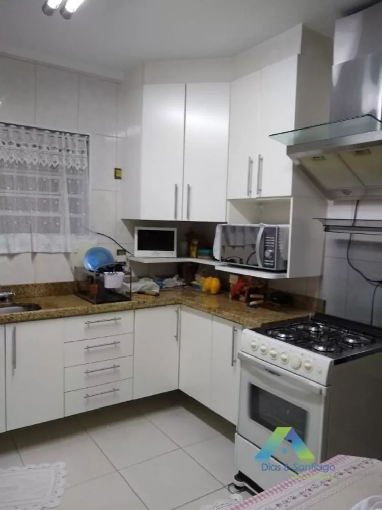 Sobrado à venda com 3 quartos, 200m² - Foto 4