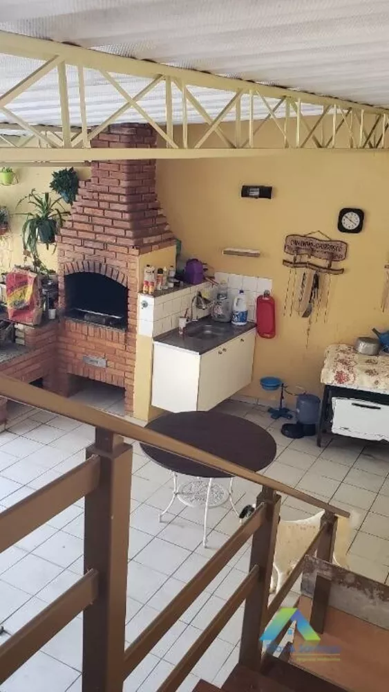 Casa à venda com 3 quartos, 260m² - Foto 3