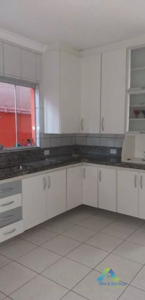 Sobrado à venda com 3 quartos, 198m² - Foto 1