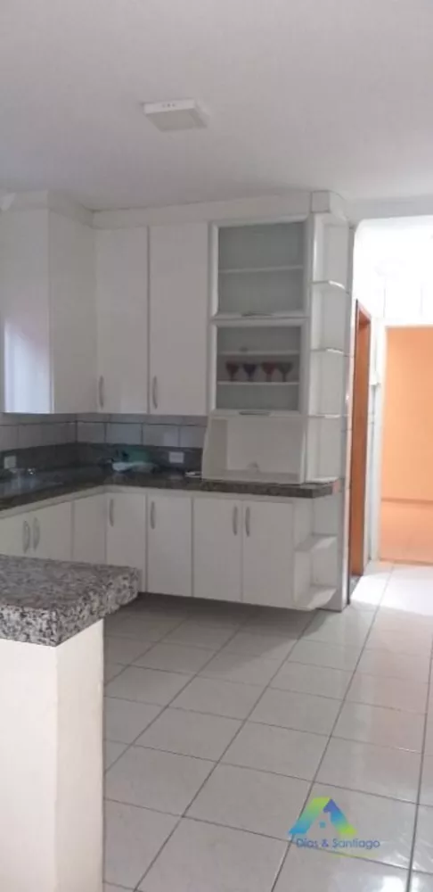 Sobrado à venda com 3 quartos, 198m² - Foto 2