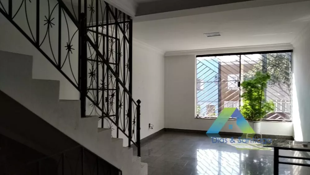 Sobrado à venda com 3 quartos, 150m² - Foto 1