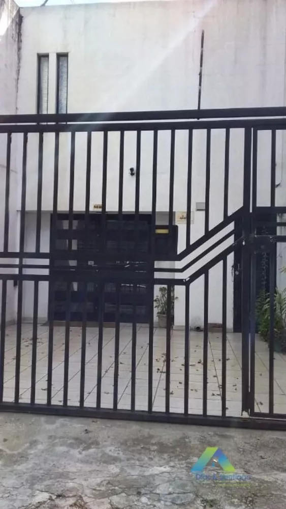 Sobrado à venda com 5 quartos, 300m² - Foto 1