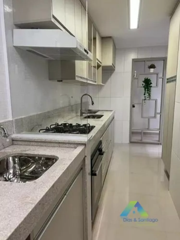 Apartamento à venda com 3 quartos, 77m² - Foto 2