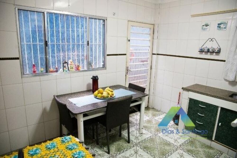 Sobrado à venda com 3 quartos, 150m² - Foto 2