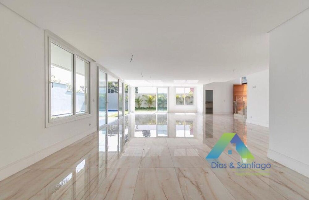 Casa à venda com 4 quartos, 750m² - Foto 2