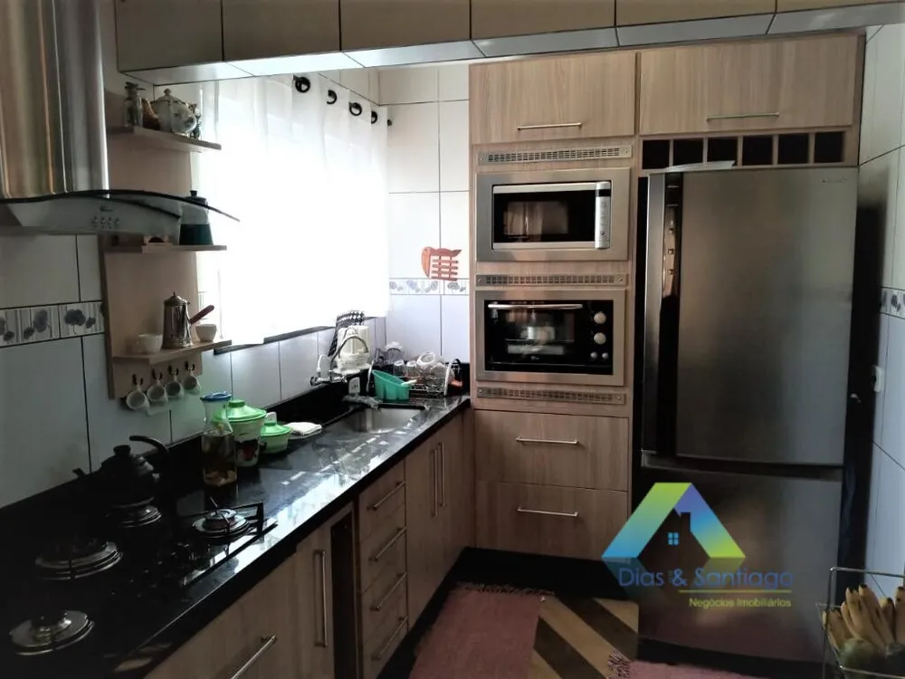 Sobrado, 6 quartos, 190 m² - Foto 1