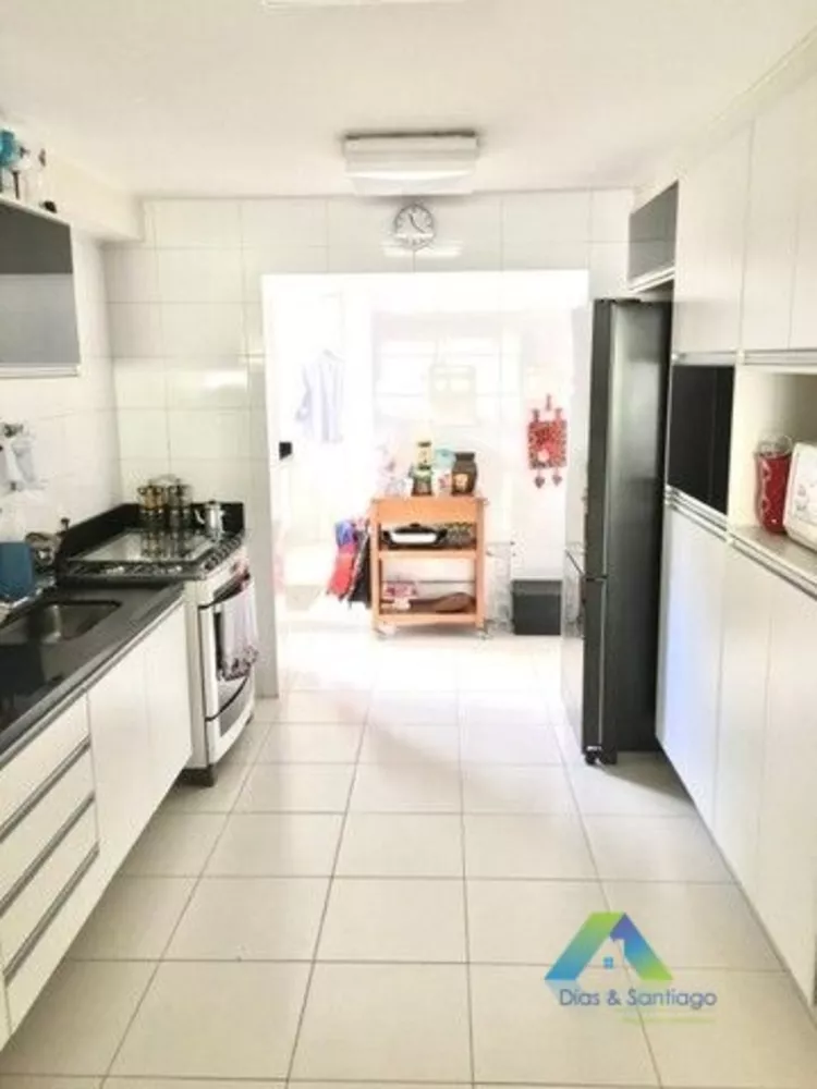 Apartamento à venda com 3 quartos, 142m² - Foto 3