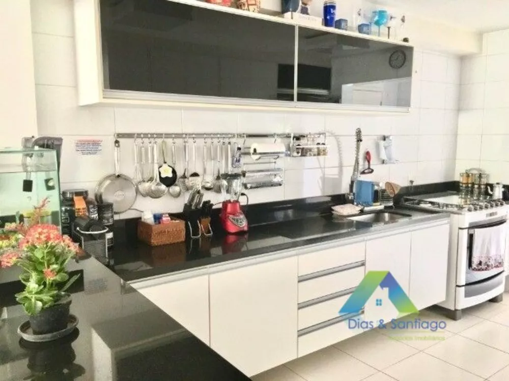 Apartamento à venda com 3 quartos, 142m² - Foto 2