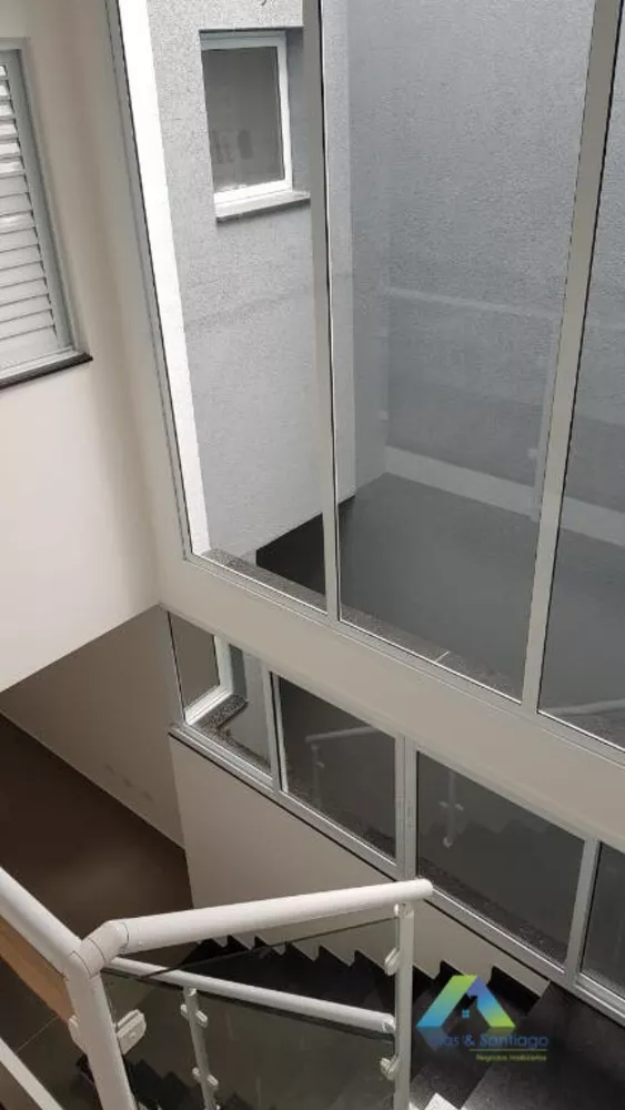 Sobrado à venda com 4 quartos, 195m² - Foto 4