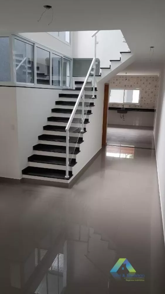 Sobrado à venda com 4 quartos, 195m² - Foto 1