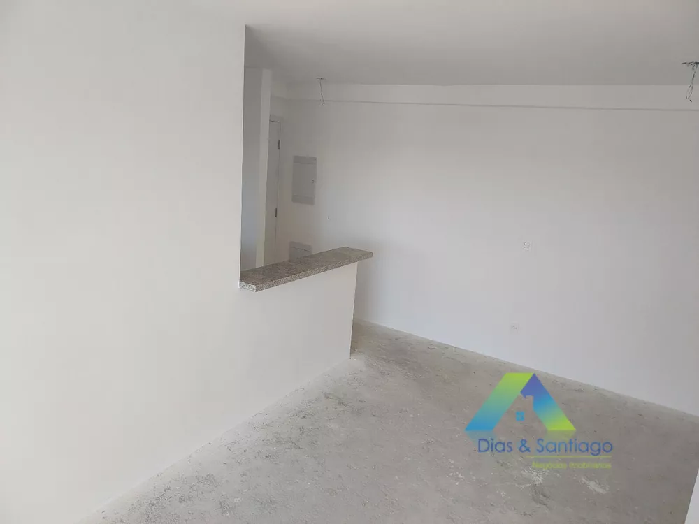 Apartamento à venda com 2 quartos, 64m² - Foto 4