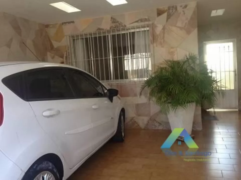 Sobrado à venda com 3 quartos, 195m² - Foto 1