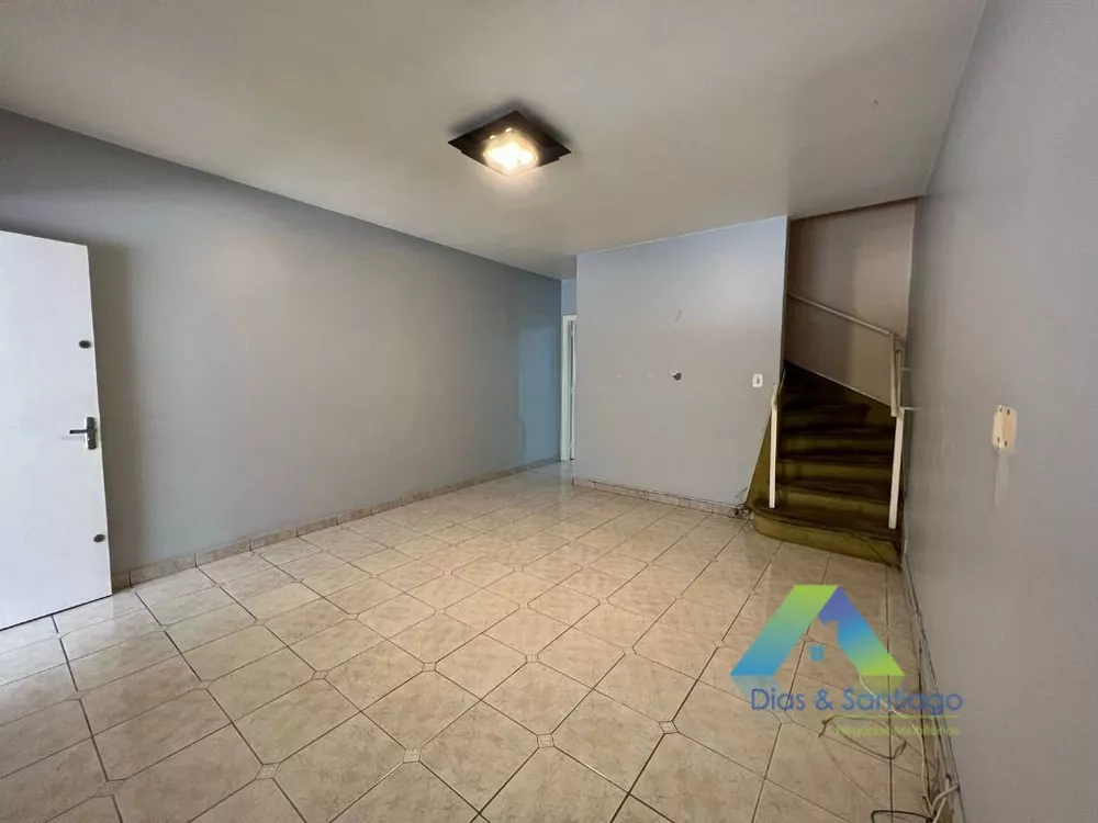 Sobrado à venda com 3 quartos, 160m² - Foto 1