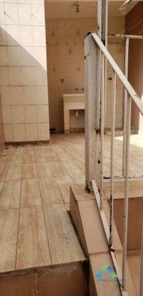 Sobrado à venda com 4 quartos, 270m² - Foto 2